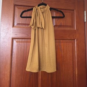 Super cute blouse perfect for summer and fall